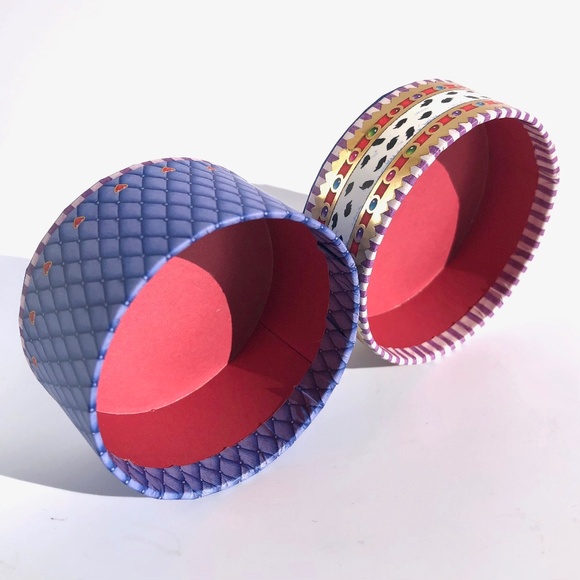 Mary Engelbreit The Queen of Hearts Round Trinket Box Pooch & Sweetheart 32846 - Picture 6 of 10